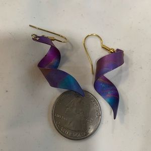 Purple metal ribbon shaped earring earrings